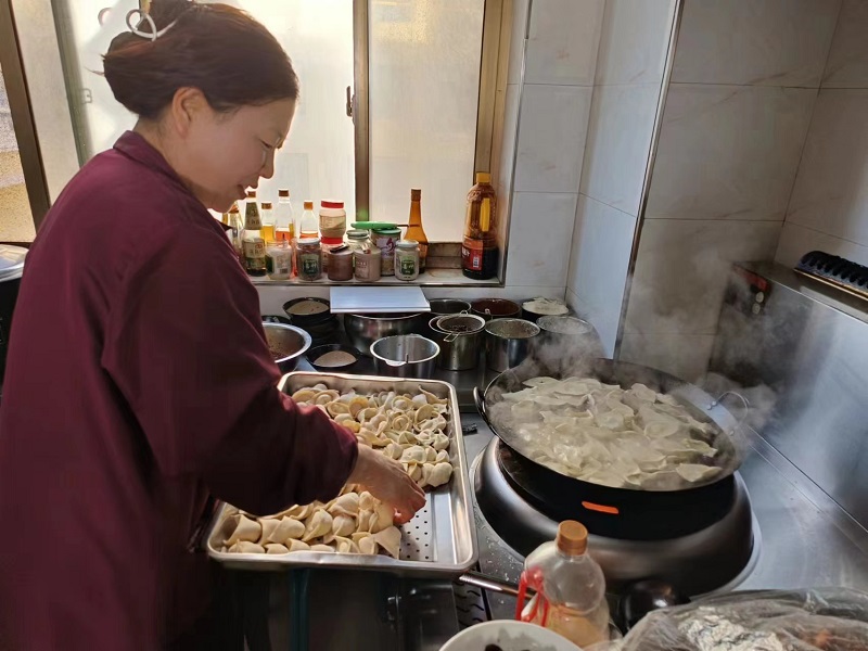 開展“情暖冬至日 餃子暖人心”主題活動(dòng)